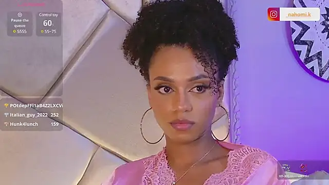 Snapshot of Nahomi_King chatting on February 14, 2025, 1:18 pm Nahomi King online show from February 14, 2025, 1:18 pm