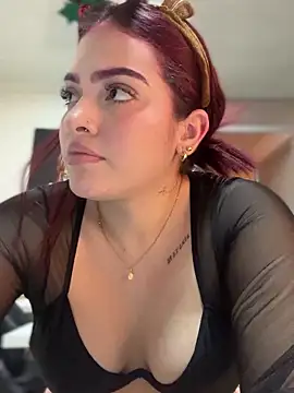 Chloee Evans1 online show from December 24, 2024, 1:16 am