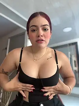 Chloee Evans1 online show from December 29, 2024, 3:24 pm