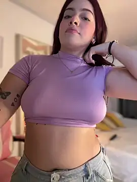Chloee Evans1 online show from January 6, 2025, 7:13 pm