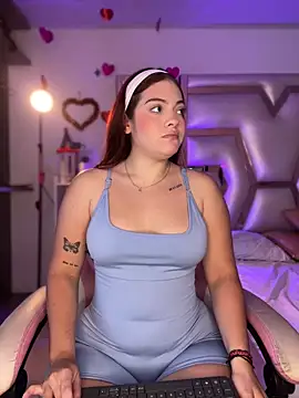 Chloee Evans1 online show from March 5, 2025, 7:06 pm