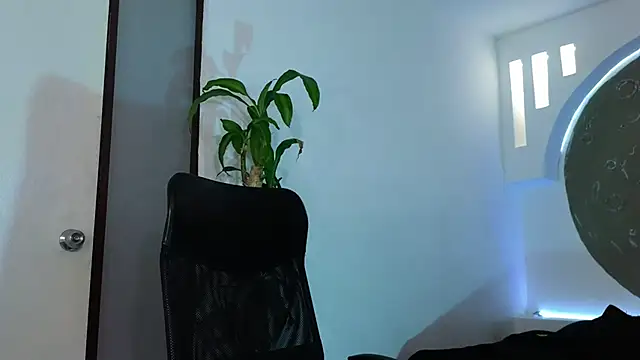 Tatianabr 01 online show from December 14, 2025, 5:07 pm