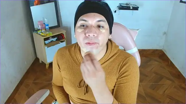 Geisha Seniers online show from September 19, 2025, 10:49 am