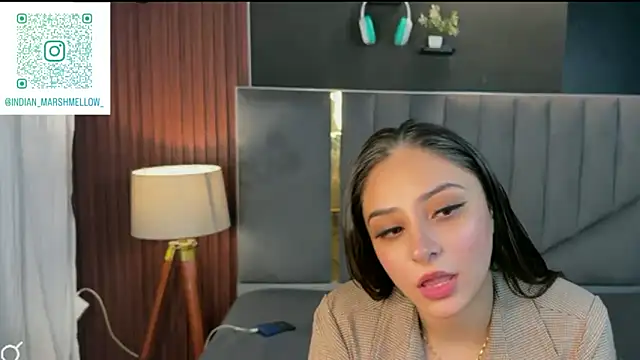 Snapshot of demieliss chatting on September 28, 2025, 4:23 pm demieliss online show from September 28, 2025, 4:23 pm