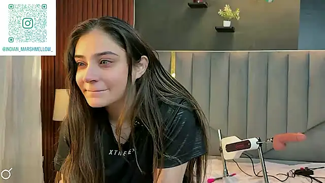 Snapshot of demieliss chatting on November 4, 2025, 6:18 pm demieliss online show from November 4, 2025, 6:18 pm