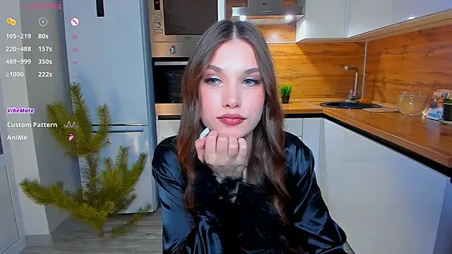 Snapshot of _Eva_Lee chatting on December 19, 2024, 5:08 pm Eva Lee online show from December 19, 2024, 5:08 pm