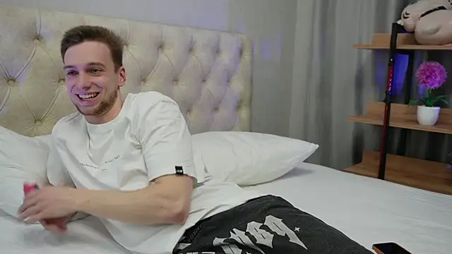 Snapshot of _Eva_Lee chatting on February 21, 2025, 6:26 pm Eva Lee online show from February 21, 2025, 6:26 pm