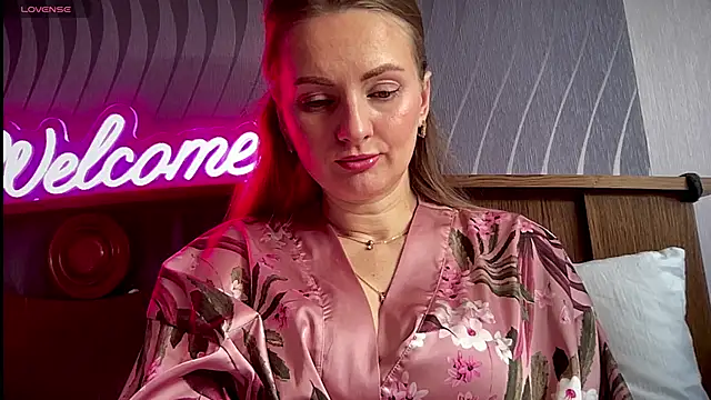 Snapshot of Viola_sweet chatting on February 17, 2025, 9:56 am Viola sweet online show from February 17, 2025, 9:56 am