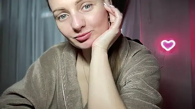 Snapshot of Viola_sweet chatting on February 18, 2025, 2:06 pm Viola sweet online show from February 18, 2025, 2:06 pm