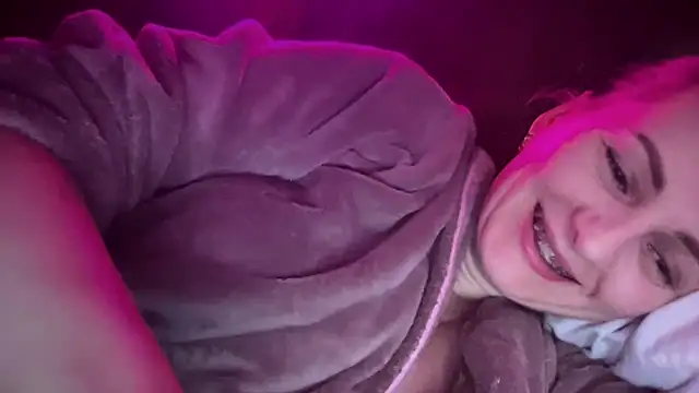 Snapshot of Viola_sweet chatting on February 18, 2025, 5:10 pm Viola sweet online show from February 18, 2025, 5:10 pm