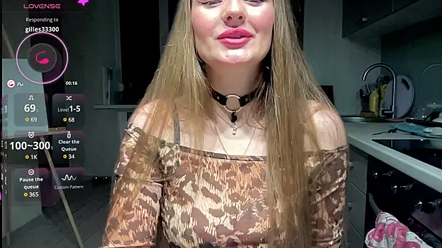 Snapshot of Viola_sweet chatting on March 9, 2025, 10:41 pm Viola sweet online show from March 9, 2025, 10:41 pm