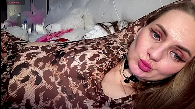 Snapshot of Viola_sweet chatting on March 10, 2025, 4:49 am Viola sweet online show from March 10, 2025, 4:49 am