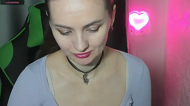 Snapshot of Viola_sweet chatting on October 5, 2025, 11:02 pm Viola sweet online show from October 5, 2025, 11:02 pm