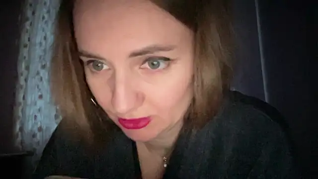 Snapshot of Viola_sweet chatting on October 27, 2025, 2:21 pm Viola sweet online show from October 27, 2025, 2:21 pm