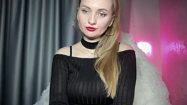 Snapshot of Viola_sweet chatting on October 28, 2025, 3:36 pm Viola sweet online show from October 28, 2025, 3:36 pm