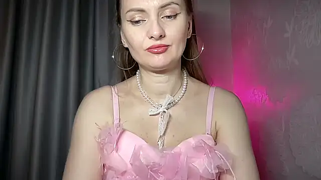 Snapshot of Viola_sweet chatting on November 26, 2025, 7:37 pm Viola sweet online show from November 26, 2025, 7:37 pm