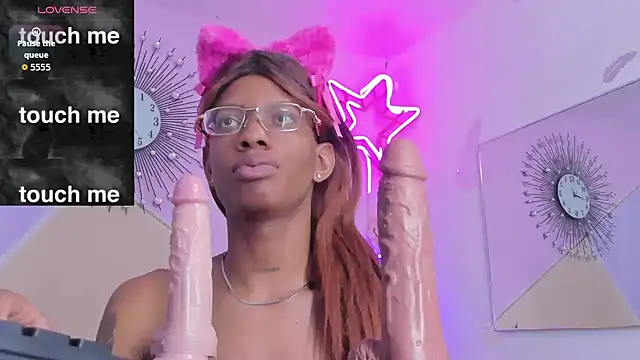 Tiffany Valentine15 online show from October 8, 2025, 12:25 pm