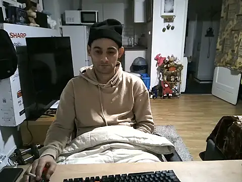 mihaimichael online show from November 18, 2025, 1:22 am