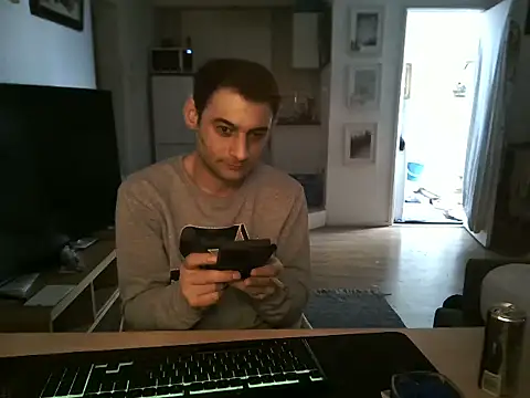 mihaimichael online show from April 19, 2026, 9:08 am