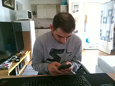 Snapshot of mihaimichael chatting on June 3, 2026, 8:39 am mihaimichael online show from June 3, 2026, 8:39 am