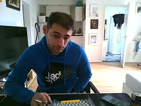 mihaimichael online show from July 8, 2026, 10:53 am
