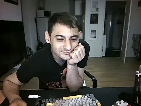 mihaimichael online show from July 14, 2026, 2:05 am