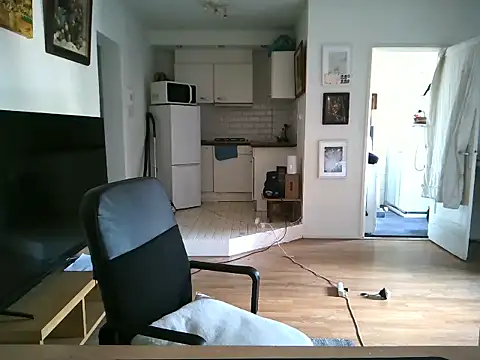 mihaimichael online show from July 17, 2026, 1:07 pm