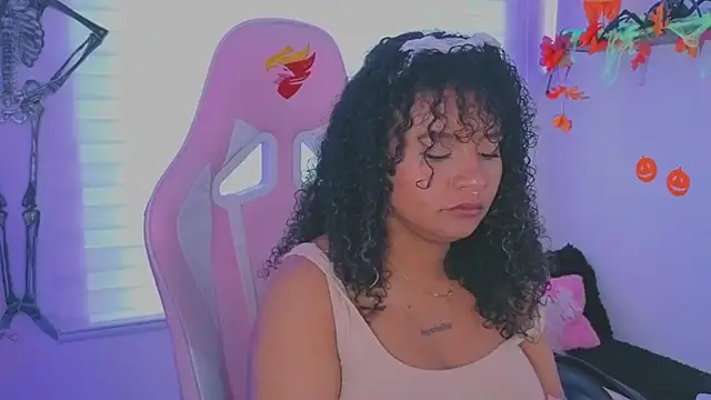 Snapshot of keyla_roberts777 chatting on October 8, 2025, 7:33 pm keyla roberts777 online show from October 8, 2025, 7:33 pm