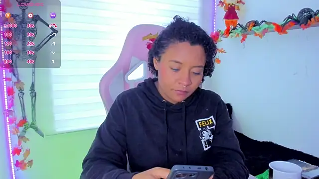 Snapshot of keyla_roberts777 chatting on October 31, 2025, 11:55 am keyla roberts777 online show from October 31, 2025, 11:55 am