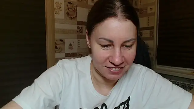 Snapshot of TherestlessKitty chatting on April 5, 2026, 10:18 pm TherestlessKitty online show from April 5, 2026, 10:18 pm
