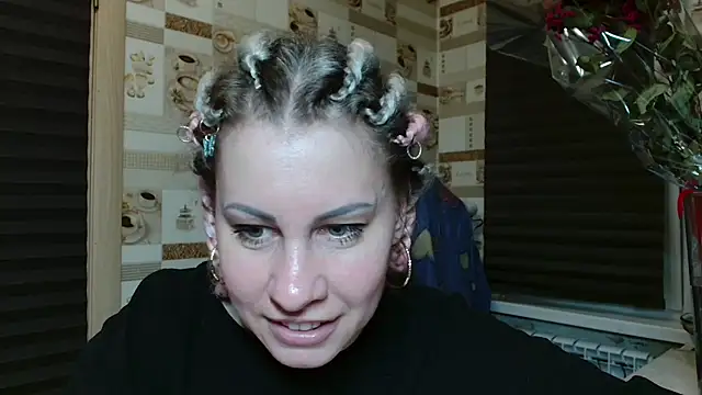 Snapshot of TherestlessKitty chatting on May 10, 2026, 10:48 pm TherestlessKitty online show from May 10, 2026, 10:48 pm