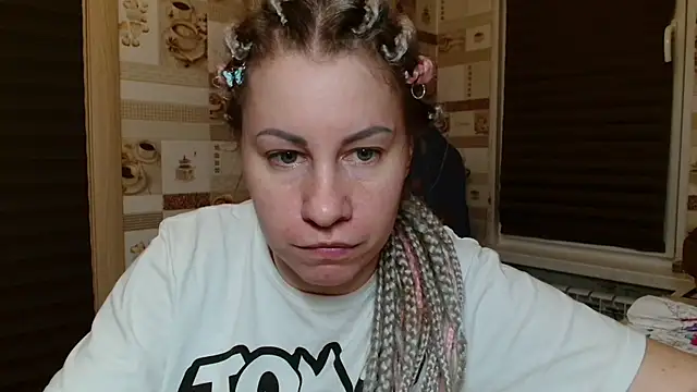 Snapshot of TherestlessKitty chatting on May 11, 2026, 10:18 pm TherestlessKitty online show from May 11, 2026, 10:18 pm