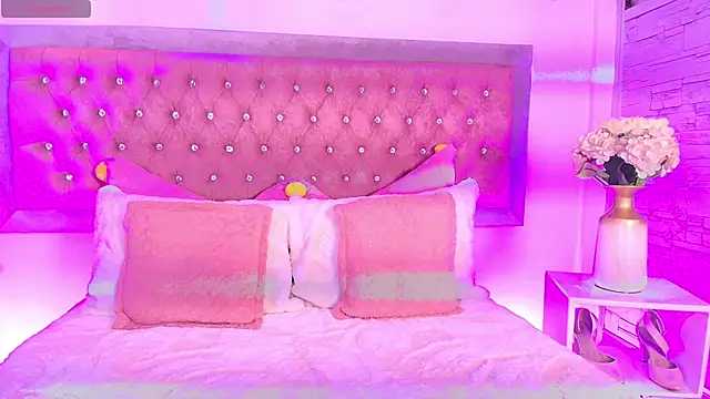 Tayzon Foxxx online show from January 7, 2026, 11:45 am