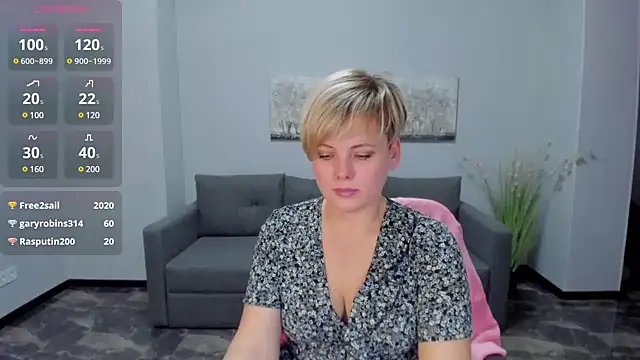 Julia Wilsone online show from January 14, 2025, 5:01 pm
