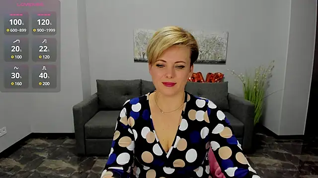 Julia Wilsone online show from February 18, 2025, 1:22 pm