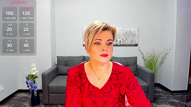 Julia Wilsone online show from November 30, 2025, 7:23 am