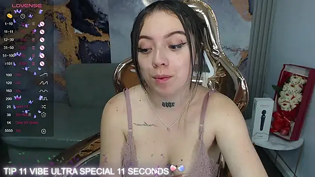 Snapshot of Cristal_v_1 chatting on February 27, 2025, 6:07 am Cristal v 1 online show from February 27, 2025, 6:07 am