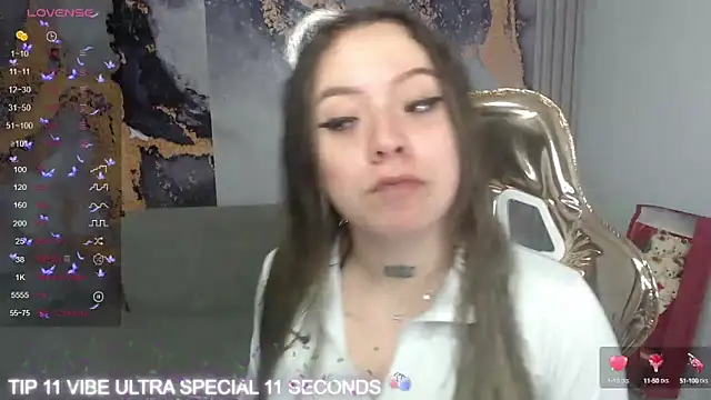 Snapshot of Cristal_v_1 chatting on March 12, 2025, 3:02 am Cristal v 1 online show from March 12, 2025, 3:02 am