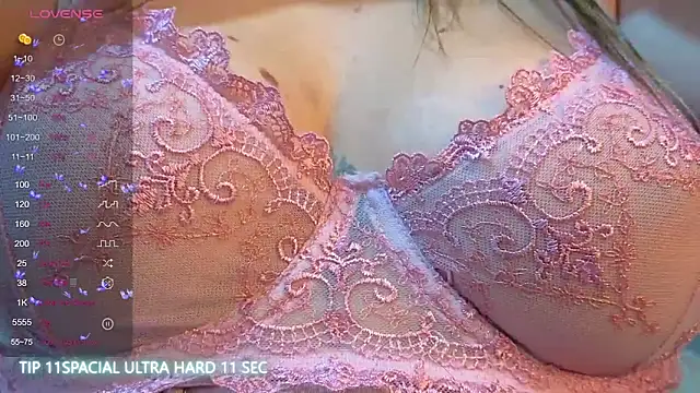 Snapshot of Cristal_v_1 chatting on May 20, 2026, 3:13 am Cristal v 1 online show from May 20, 2026, 3:13 am