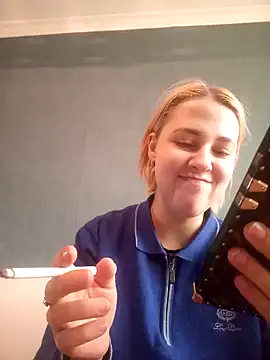 Gussie Bridie online show from February 11, 2025, 6:51 am