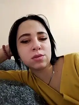 Snapshot of Gussie_Bridie chatting on October 10, 2025, 4:44 am Gussie Bridie online show from October 10, 2025, 4:44 am