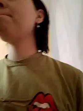 Snapshot of Gussie_Bridie chatting on October 13, 2025, 4:12 am Gussie Bridie online show from October 13, 2025, 4:12 am