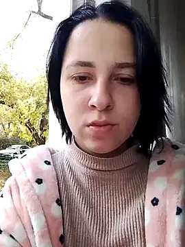 Snapshot of Gussie_Bridie chatting on October 16, 2025, 4:35 am Gussie Bridie online show from October 16, 2025, 4:35 am