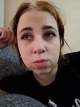 Snapshot of Gussie_Bridie chatting on November 9, 2025, 5:50 am Gussie Bridie online show from November 9, 2025, 5:50 am