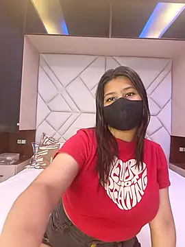 Snapshot of GFndBF chatting on October 21, 2025, 9:43 am GFndBF online show from October 21, 2025, 9:43 am