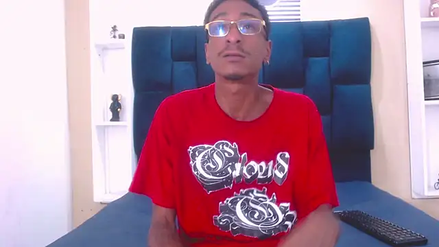 Snapshot of Jose_Smoke chatting on January 12, 2025, 6:49 pm Jose Smoke online show from January 12, 2025, 6:49 pm