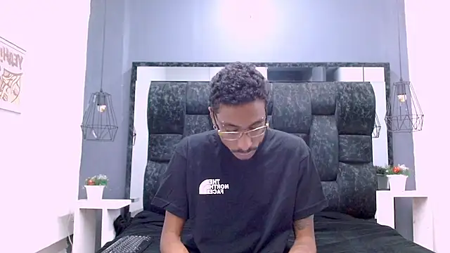 Snapshot of Jose_Smoke chatting on January 24, 2025, 2:07 am Jose Smoke online show from January 24, 2025, 2:07 am