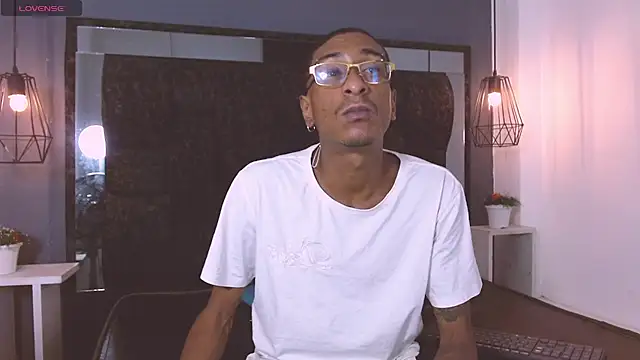 Snapshot of Jose_Smoke chatting on January 29, 2025, 3:44 am Jose Smoke online show from January 29, 2025, 3:44 am