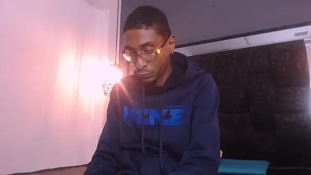 Snapshot of Jose_Smoke chatting on February 15, 2025, 1:53 am Jose Smoke online show from February 15, 2025, 1:53 am