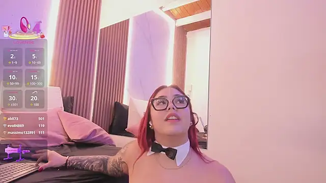 juicy led  online show from March 7, 2025, 8:44 pm